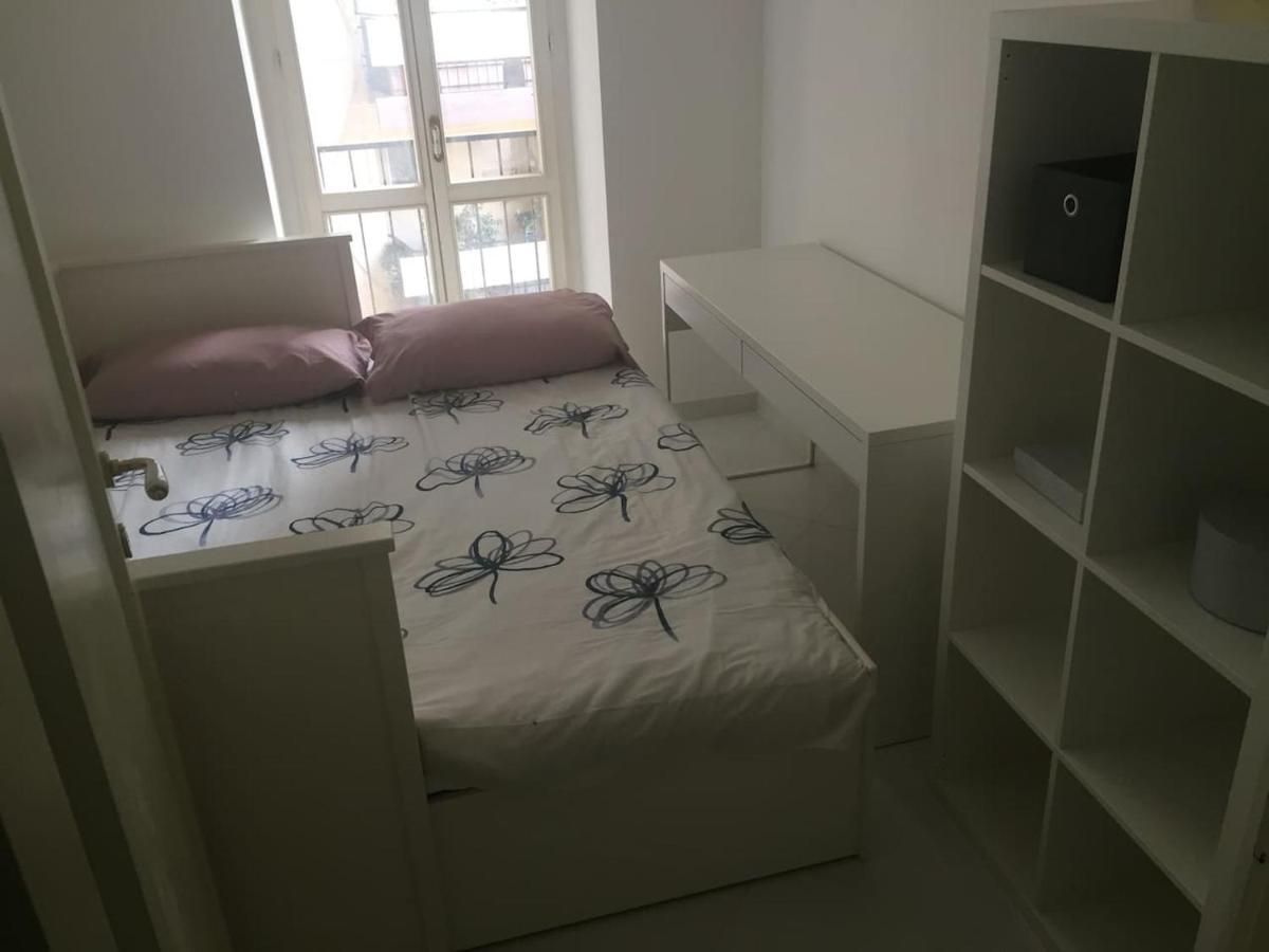 Comodo Appartamento In Pieno Centro Iun P1868 Cagliari Exterior foto